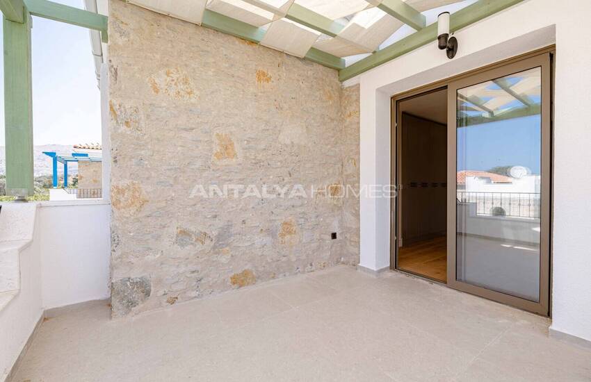 Detached Villas with Private Pools in Bodrum Kadikalesi 12