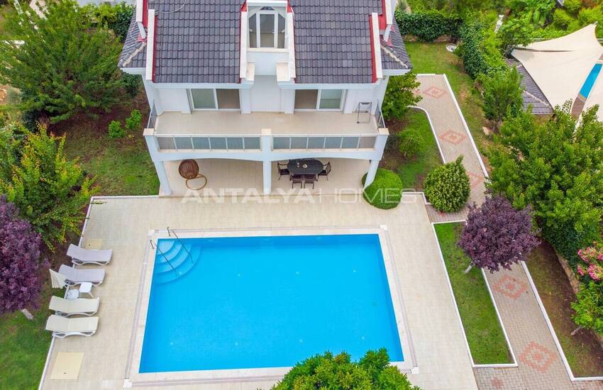 Property with Garden and Swimming Pool in Mugla Fethiye 10