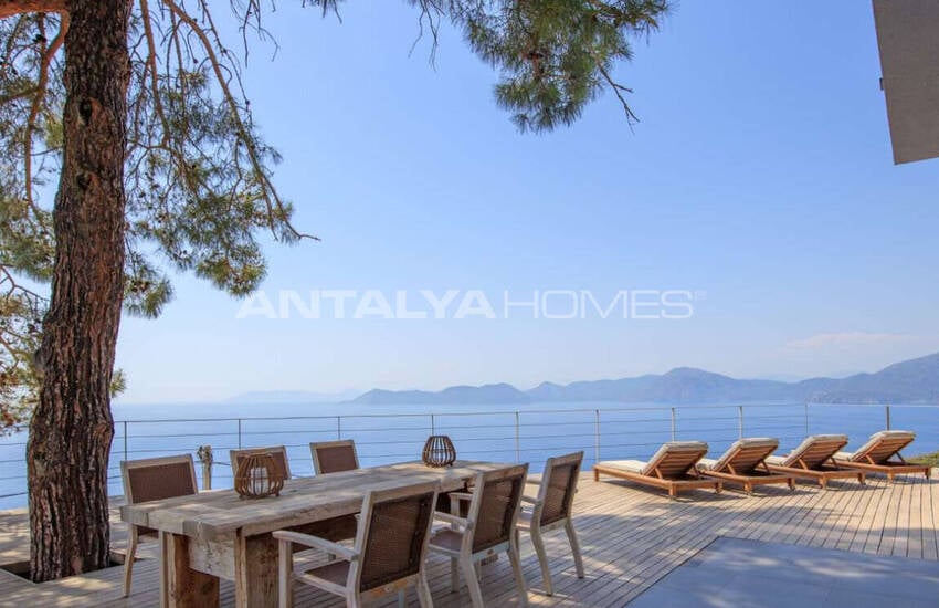Muğla Fethiye'de Taş Kaplamalı ve Deniz Manzaralı Villa 9
