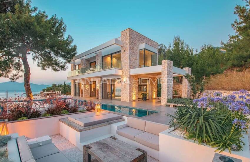 Muğla Fethiye'de Taş Kaplamalı ve Deniz Manzaralı Villa 5