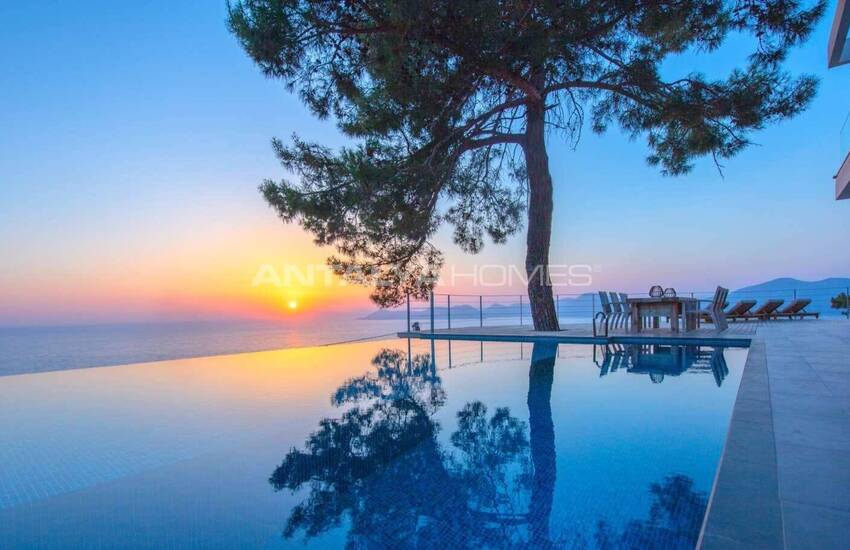 Muğla Fethiye'de Taş Kaplamalı ve Deniz Manzaralı Villa 7