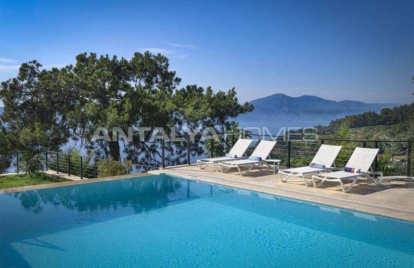 Muğla Fethiye'de Özel Havuzlu 6 Odalı Villa 4