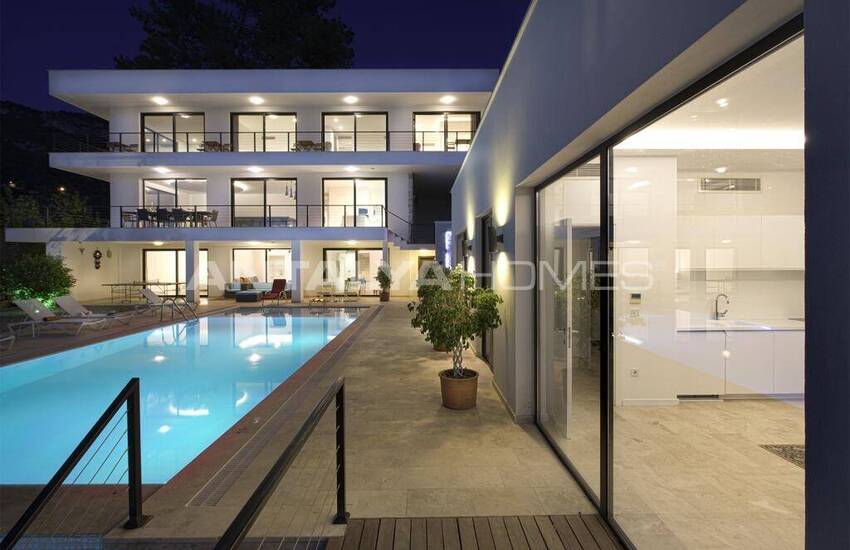 Muğla Fethiye'de Özel Havuzlu 6 Odalı Villa 9