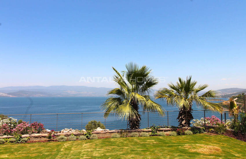 Sea View Villas in a Featured Complex in Bodrum 13