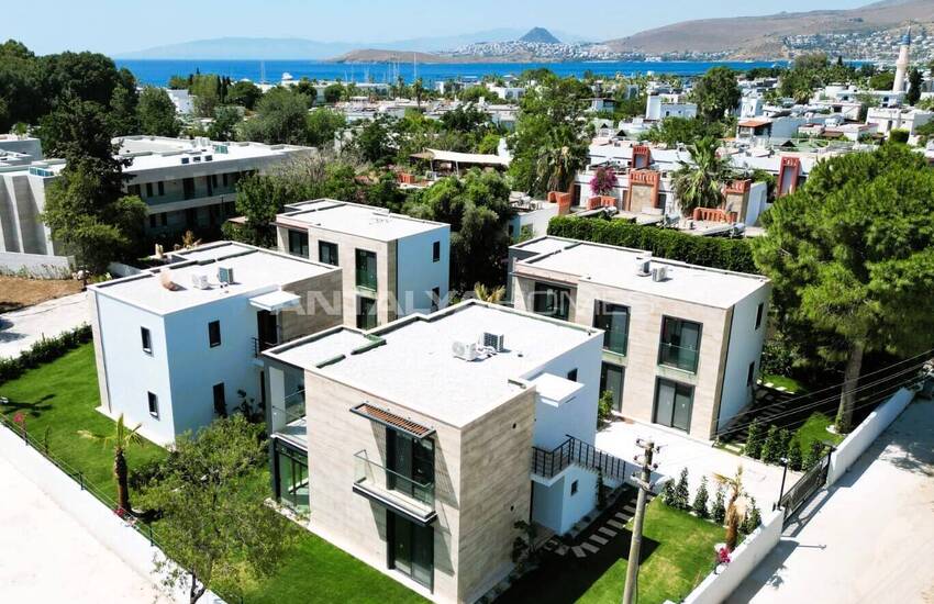 Bodrum'da Plaja ve Olanaklara Yakın Havuzlu Sitede 2+1 Daireler