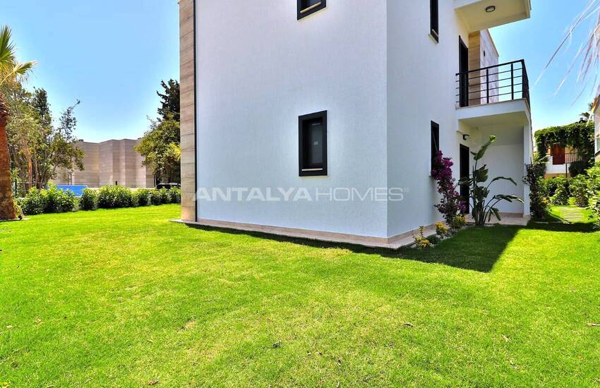 2-bedroom Flats in a Complex Near Beach and Amenities in Bodrum 9
