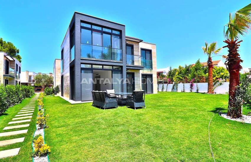 2-bedroom Flats in a Complex Near Beach and Amenities in Bodrum 3