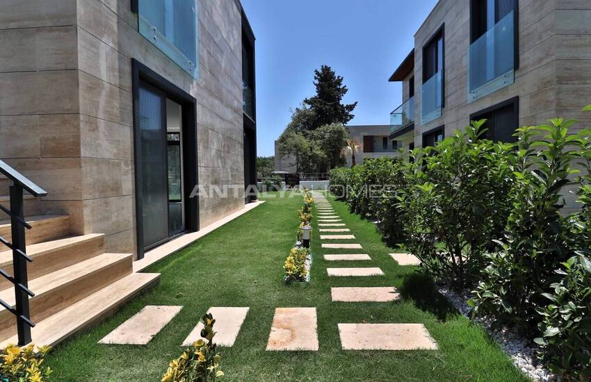 2-bedroom Flats in a Complex Near Beach and Amenities in Bodrum 8
