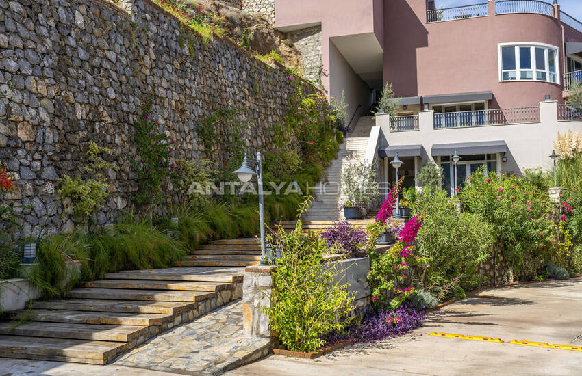Fethiye Taşyaka'da Kapsamlı Site İçinde Şık Daireler 12