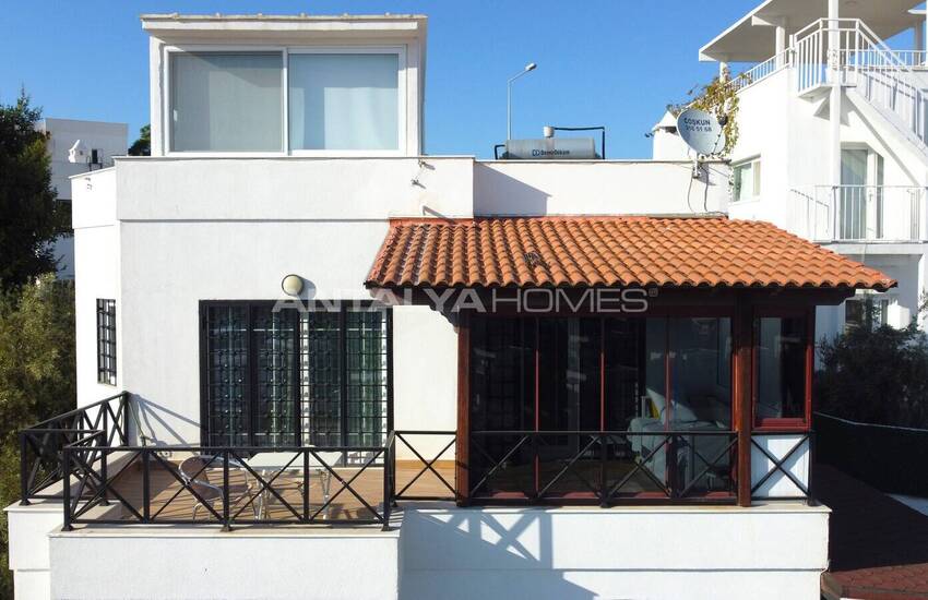 Muğla Bodrum'da Müştemilatlı Deniz Manzaralı Müstakil Villa 2