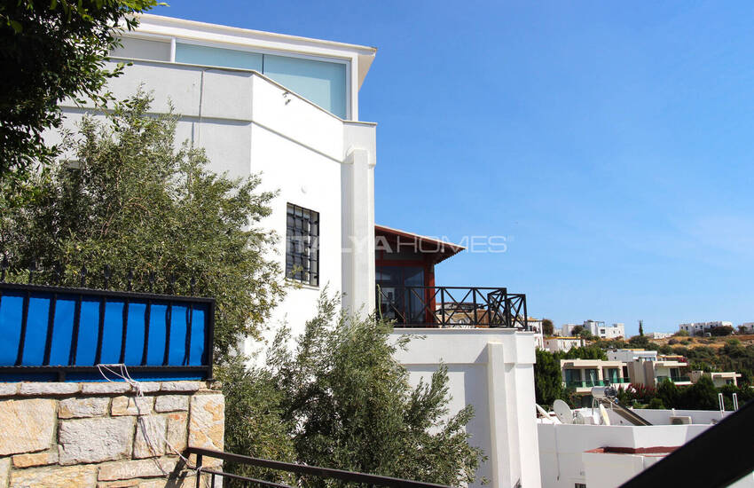 Muğla Bodrum'da Müştemilatlı Deniz Manzaralı Müstakil Villa 9
