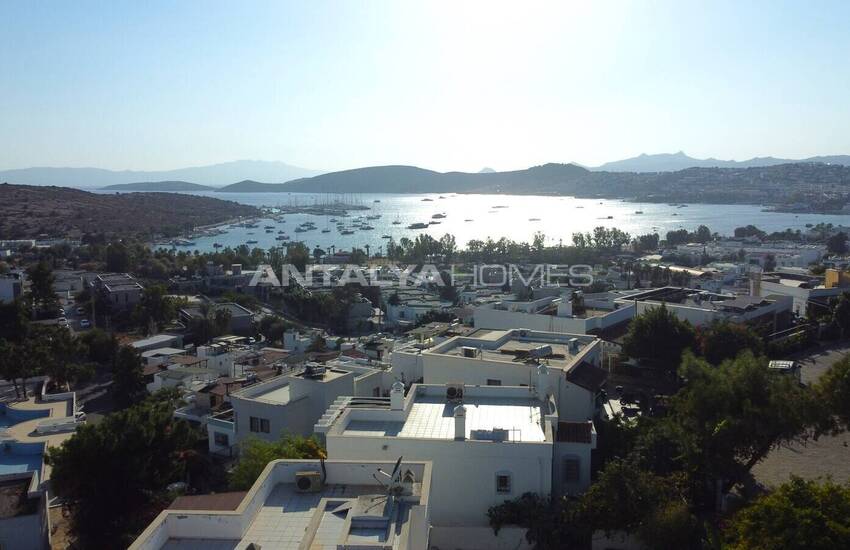 Muğla Bodrum'da Müştemilatlı Deniz Manzaralı Müstakil Villa 3