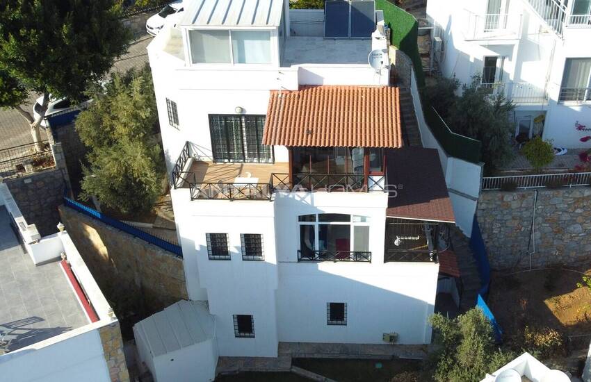 Muğla Bodrum'da Müştemilatlı Deniz Manzaralı Müstakil Villa 6