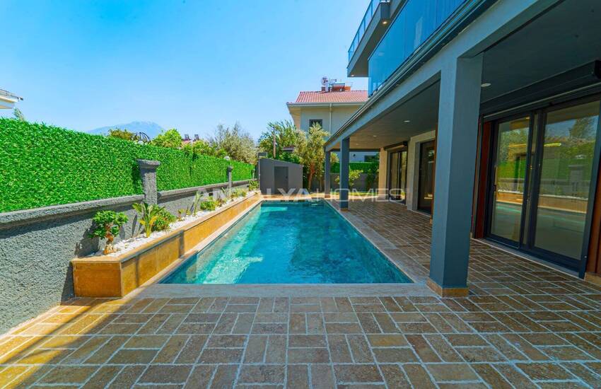 6-bedroom House with Private Pool in Fethiye 8