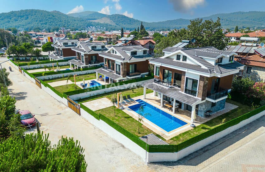 Fethiye'de Ölüdeniz'e Yakın Satılık Havuzlu 4+1 Villa