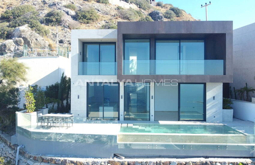 ویلا مستقل با دید دریا با استخر در بدروم ترکیه 4