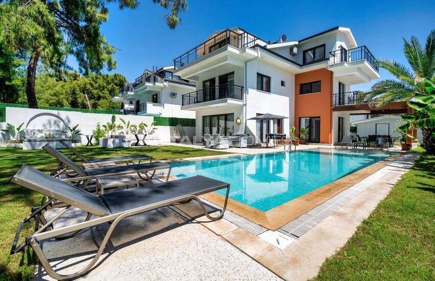 Elegante Huizen Met Privé Zwembad En Parkeerplaats In Fethiye Çiftlik