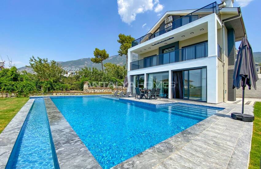 ویلای لوکس با پتانسیل درآمد اجاره در فتحیه 2