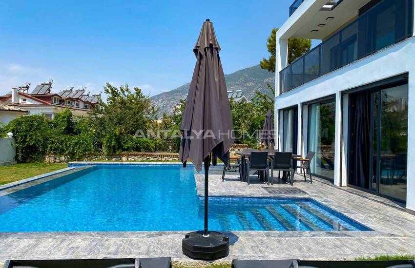 ویلای لوکس با پتانسیل درآمد اجاره در فتحیه 4