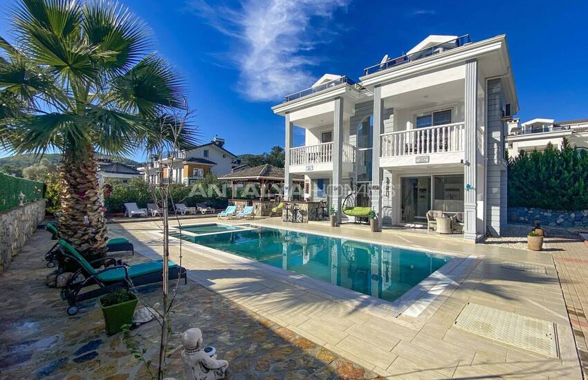Fethiye Ölüdeniz'de Plaja Yakın Lüks Villa  1