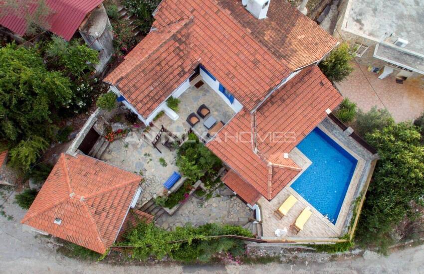 خانه ۳ خوابه در طبیعت، احاطه شده توسط فضای سبز در کایاکوی، فتحیه 5