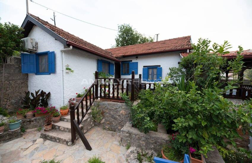 خانه ۳ خوابه در طبیعت، احاطه شده توسط فضای سبز در کایاکوی، فتحیه 2