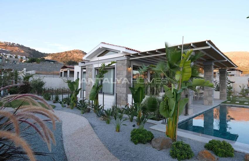 Houses with Private Pools and Large Gardens in Bodrum 4
