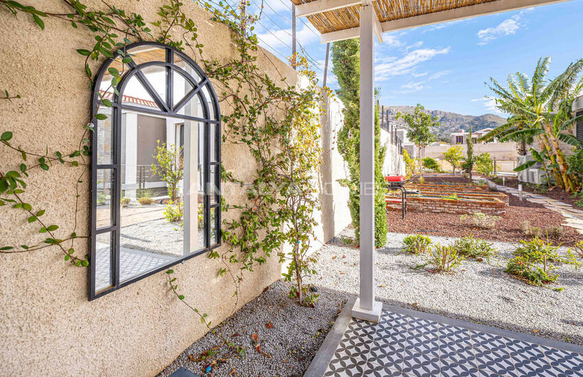 Дома с частными бассейнами и большими садами в Бодруме Мугла 4