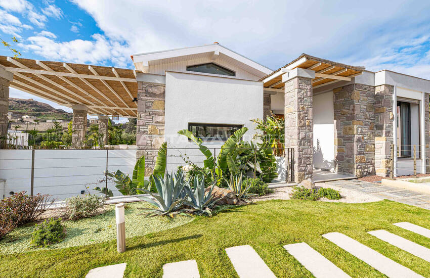 Дома с частными бассейнами и большими садами в Бодруме Мугла 9