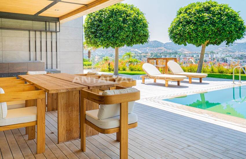 Modern House with Wide Sea Views in a Beach Complex in Yalıkavak 10