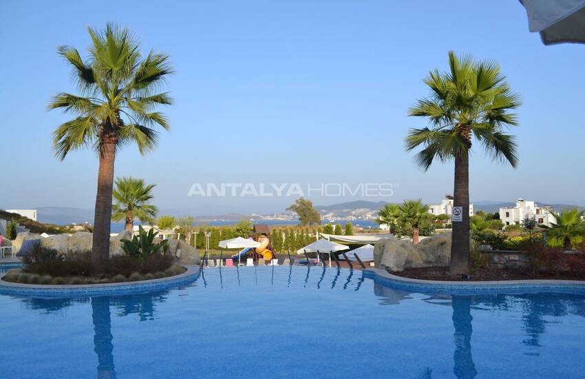 Sea-view Flat in a Complex with Private Beach in Muğla Milas