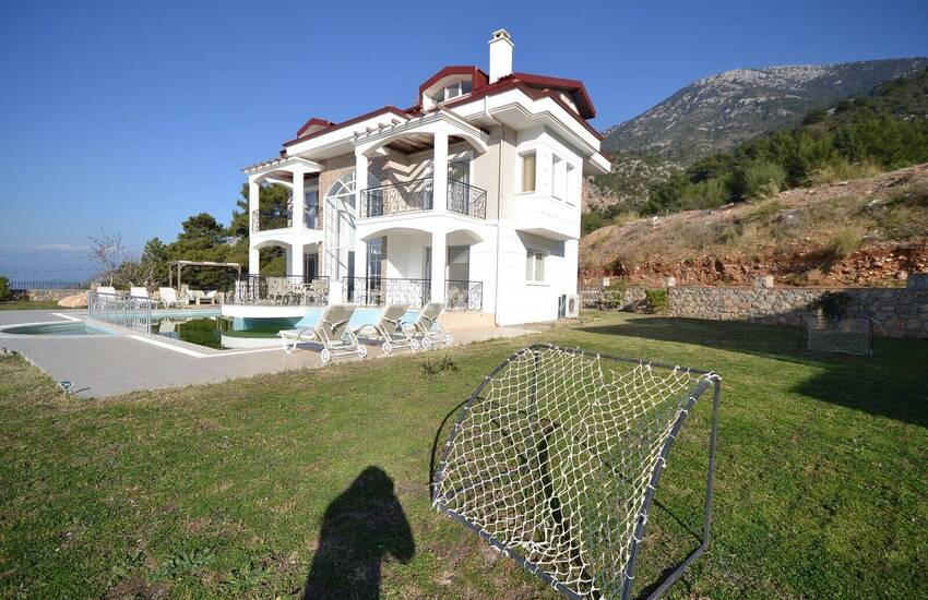 خانه در زمینی به مساحت ۱۵۰۰ متر مربع در فتحیه اولودنیز 3