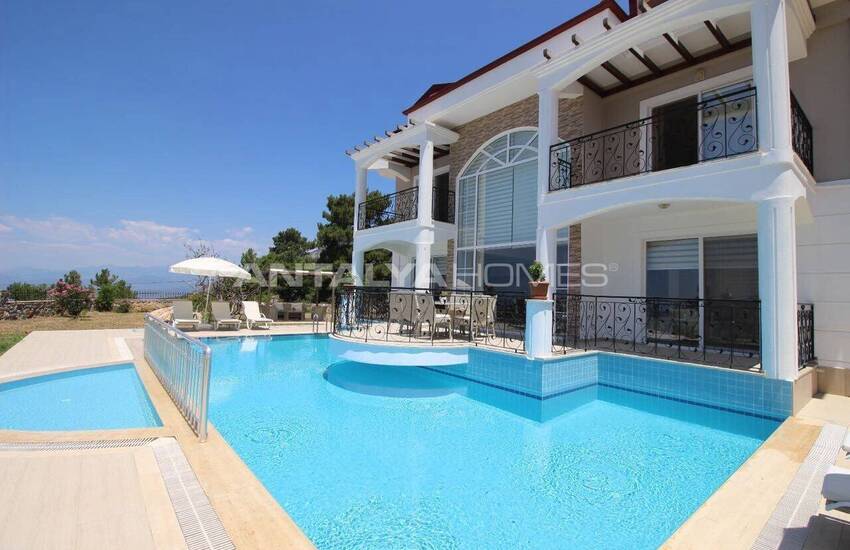 خانه در زمینی به مساحت ۱۵۰۰ متر مربع در فتحیه اولودنیز 4