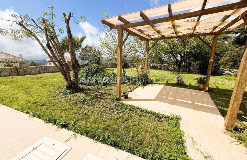 منزل على قطعة أرض مساحتها 1500 متر مربع في فتحية أولودينيز 12