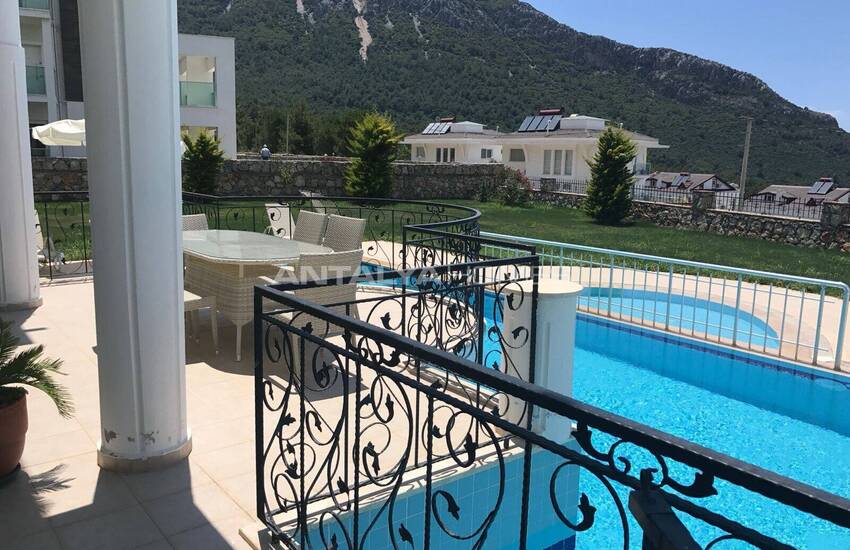 خانه در زمینی به مساحت ۱۵۰۰ متر مربع در فتحیه اولودنیز 6