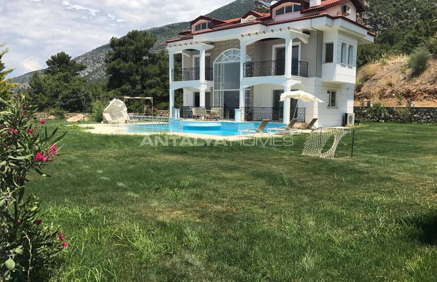 خانه در زمینی به مساحت ۱۵۰۰ متر مربع در فتحیه اولودنیز 7