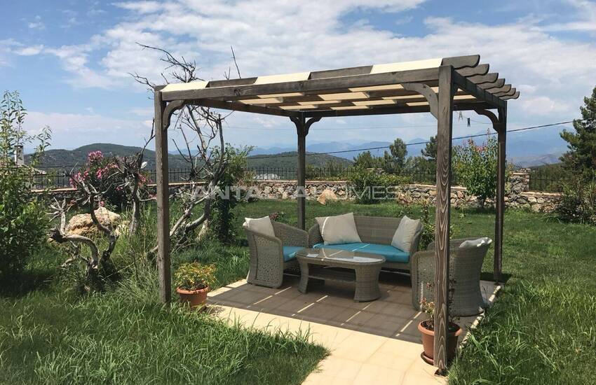 خانه در زمینی به مساحت ۱۵۰۰ متر مربع در فتحیه اولودنیز 8