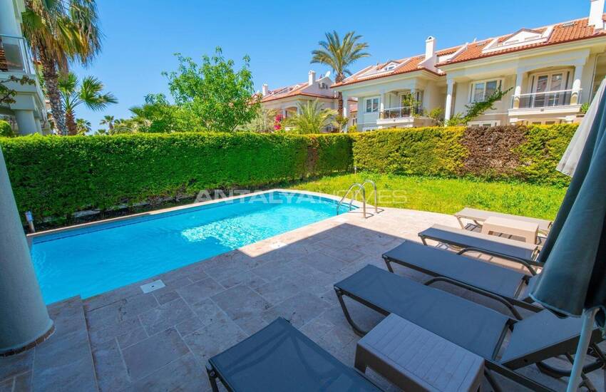 خانه بزرگ با استخر و باغ خصوصی در فتحیه 8