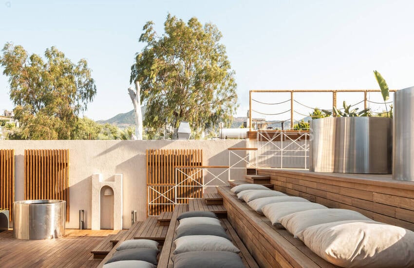 Bodrum'da Satılık Tam Donanımlı Denize Sıfır Otel 8