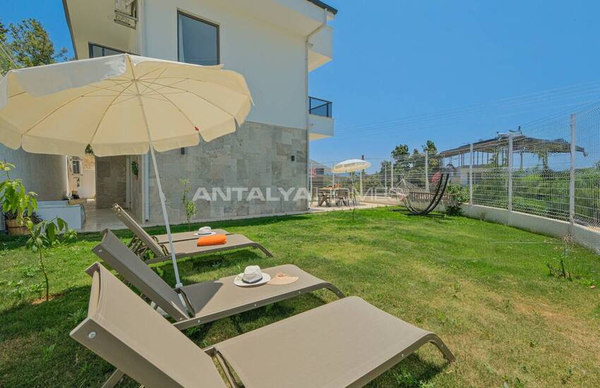 منزل جاهز للسكن مكون من 4 غرف نوم مع مسبح وحديقة في فتحية 6