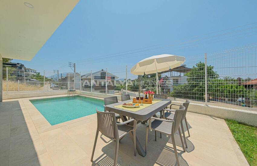 منزل جاهز للسكن مكون من 4 غرف نوم مع مسبح وحديقة في فتحية 2