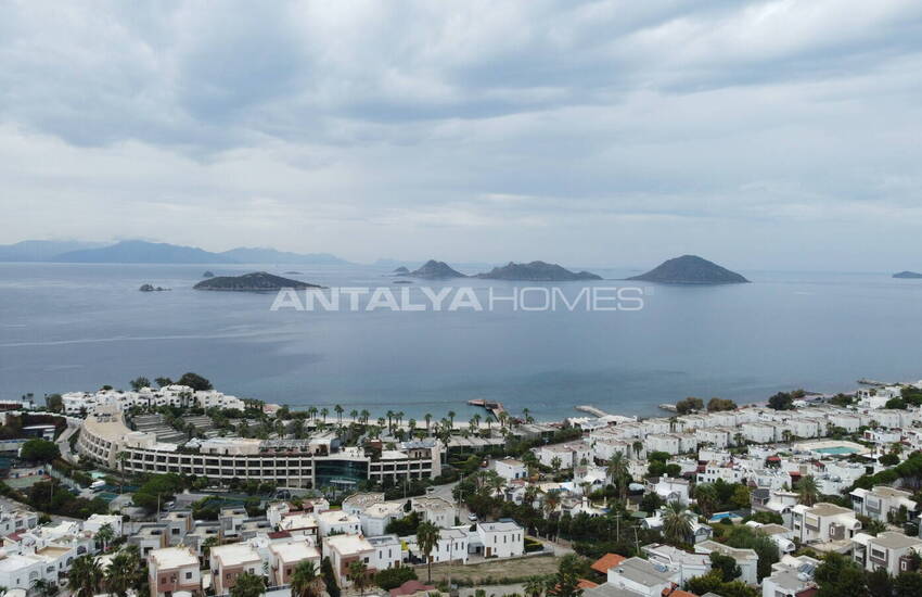 Sea-view Villa in a Complex with Private Beach in Bodrum 3