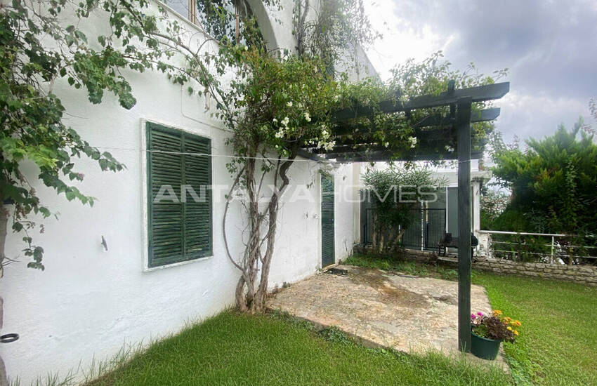 Sea-view Villa in a Complex with Private Beach in Bodrum 6