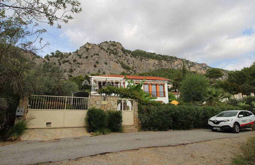 Muğla Göcek'te Özel Havuzlu ve Orman Manzaralı Şık Villa 6