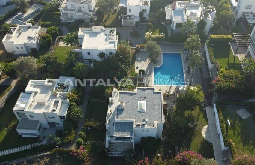 Furnished Flat with a Sea-view Terrace in Bodrum Türkbükü 5