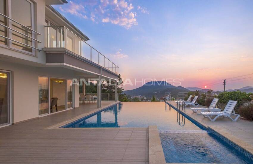 Mountain-view Villa Near the Beach in Fethiye Ölüdeniz 7