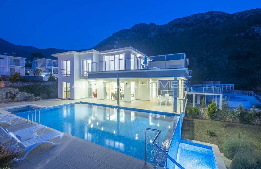 Mountain-view Villa Near the Beach in Fethiye Ölüdeniz 9