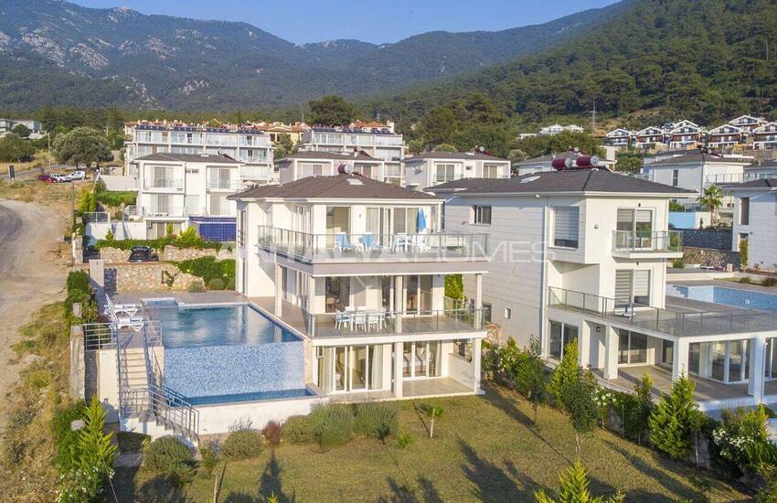 Mountain-view Villa Near the Beach in Fethiye Ölüdeniz 1