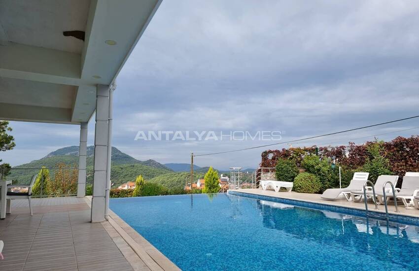 Mountain-view Villa Near the Beach in Fethiye Ölüdeniz 2