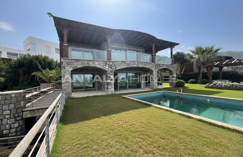 Elegant House with Marina Views in Bodrum Yalıkavak 1